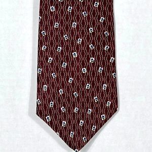 Geoffrey Beene Silk Tie 4" x 59" Maroon Ogee Pattern Made in USA